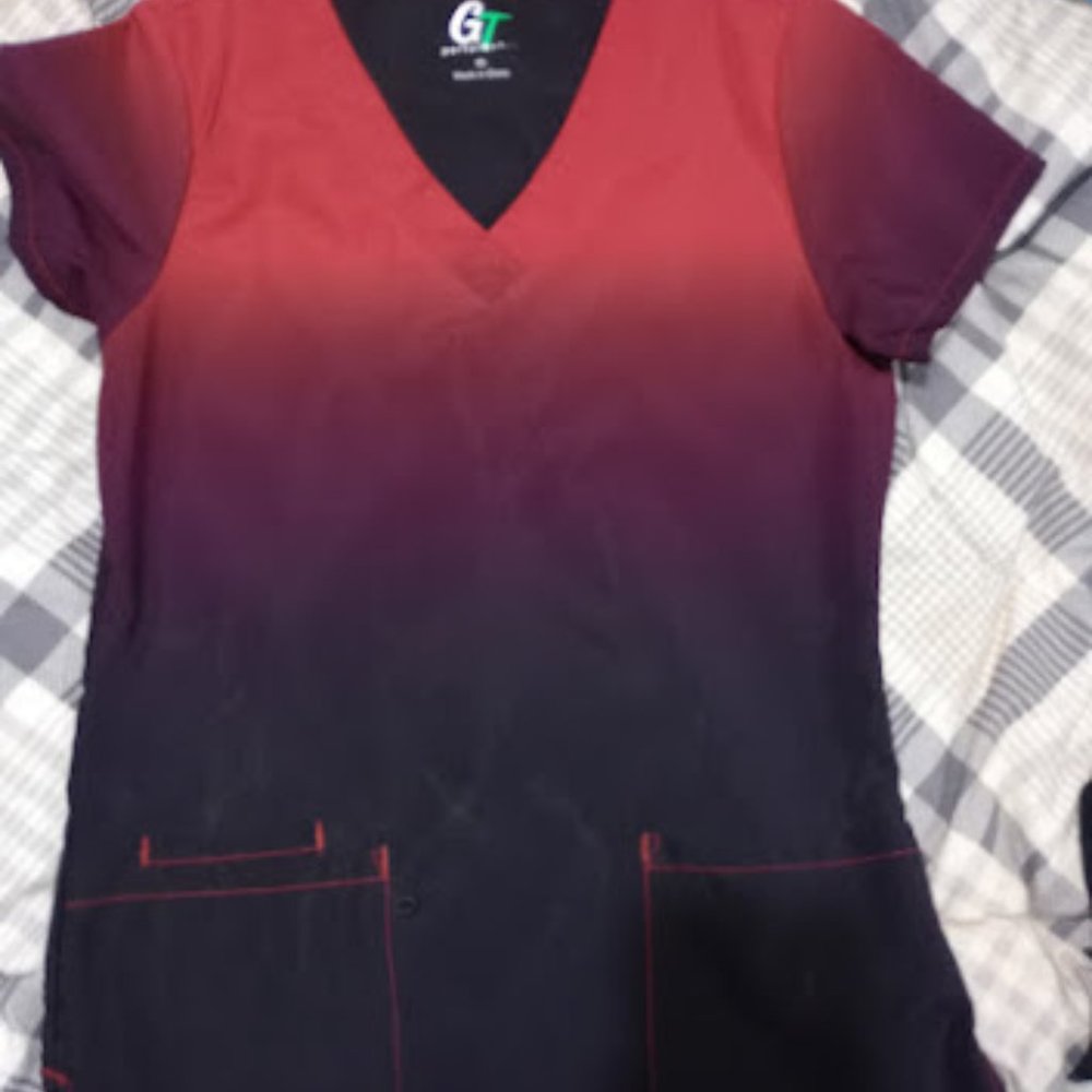 Chevron Red and Black GT Performance XS Scrub Top